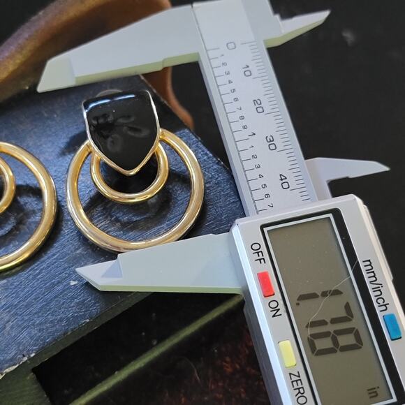 Vintage Black Enamel and Golden Loop Earrings - Timeless Elegance - Picture 4 of 7